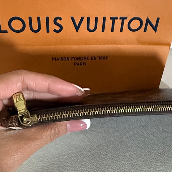 Louis Vuitton Damier Ebene Wristlet authentic - Picture 7 of 12